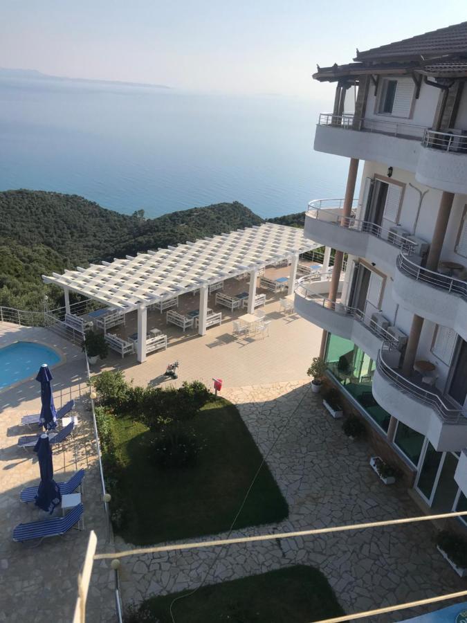Hotel Vila Kafe Lukovë 외부 사진