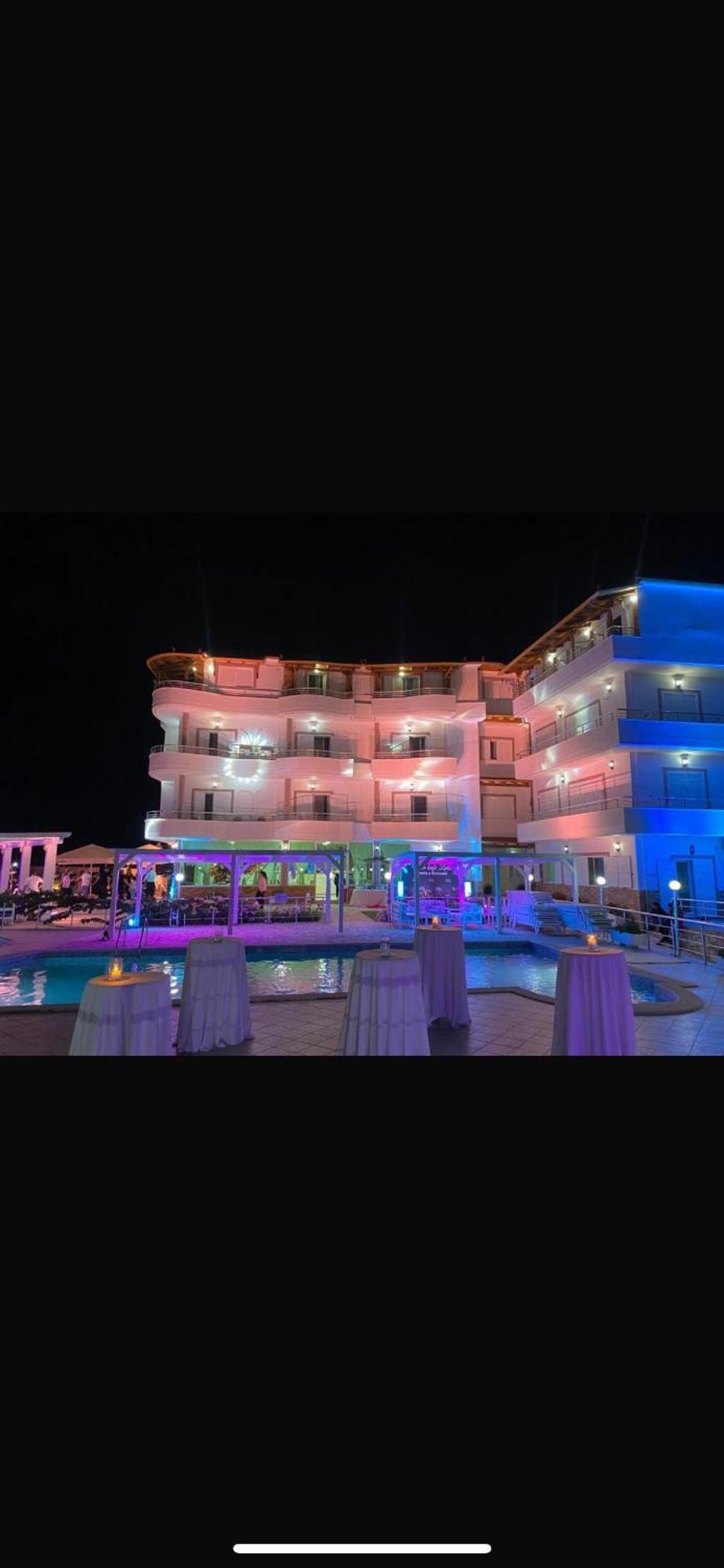 Hotel Vila Kafe Lukovë 외부 사진