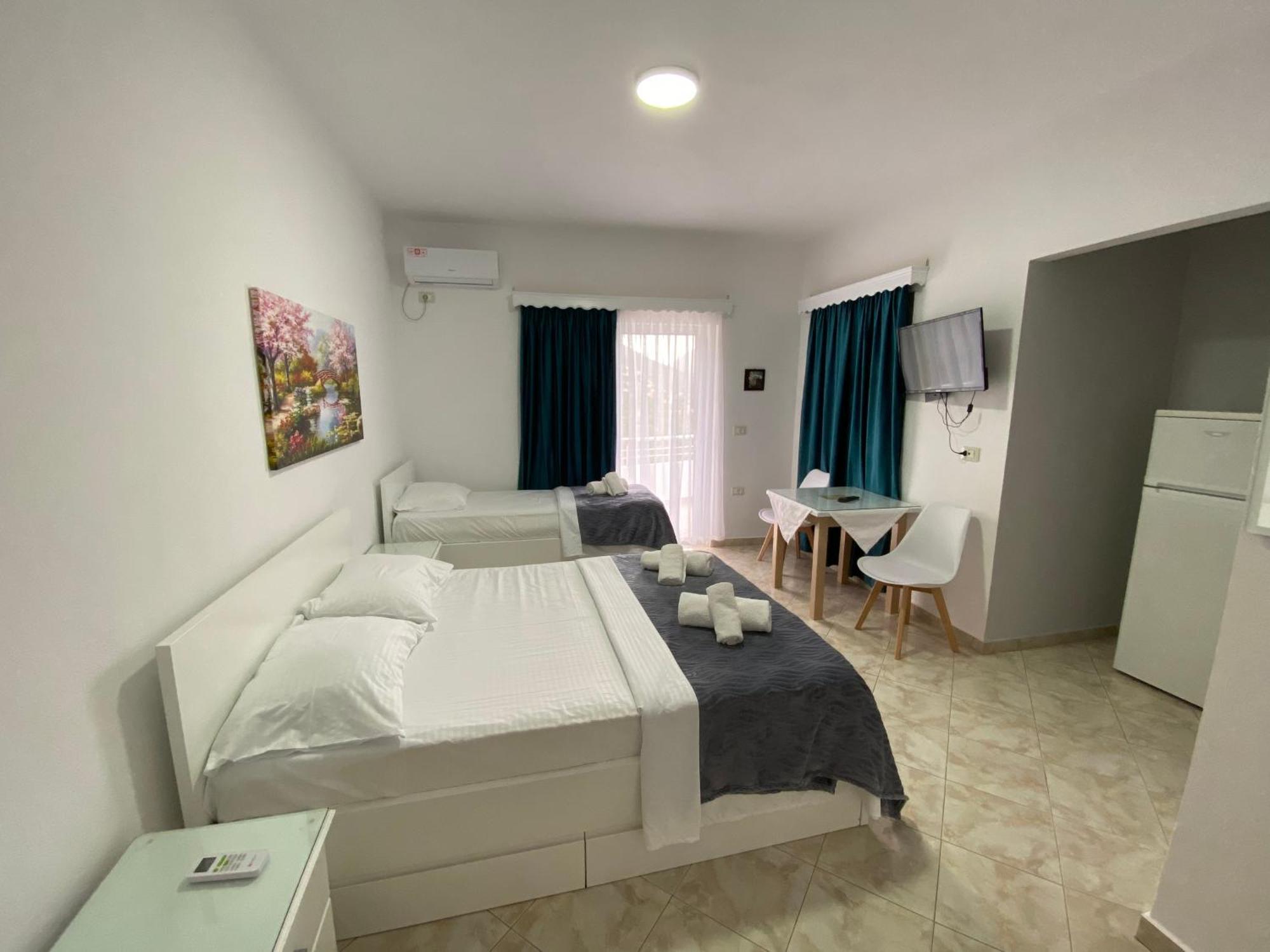 Hotel Vila Kafe Lukovë 외부 사진