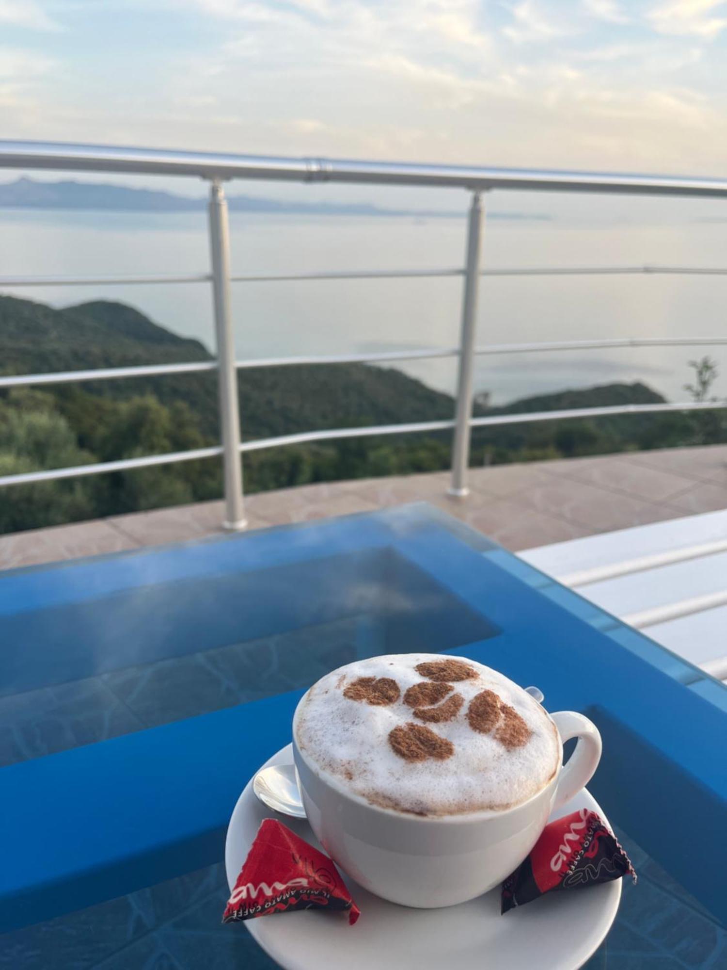 Hotel Vila Kafe Lukovë 외부 사진