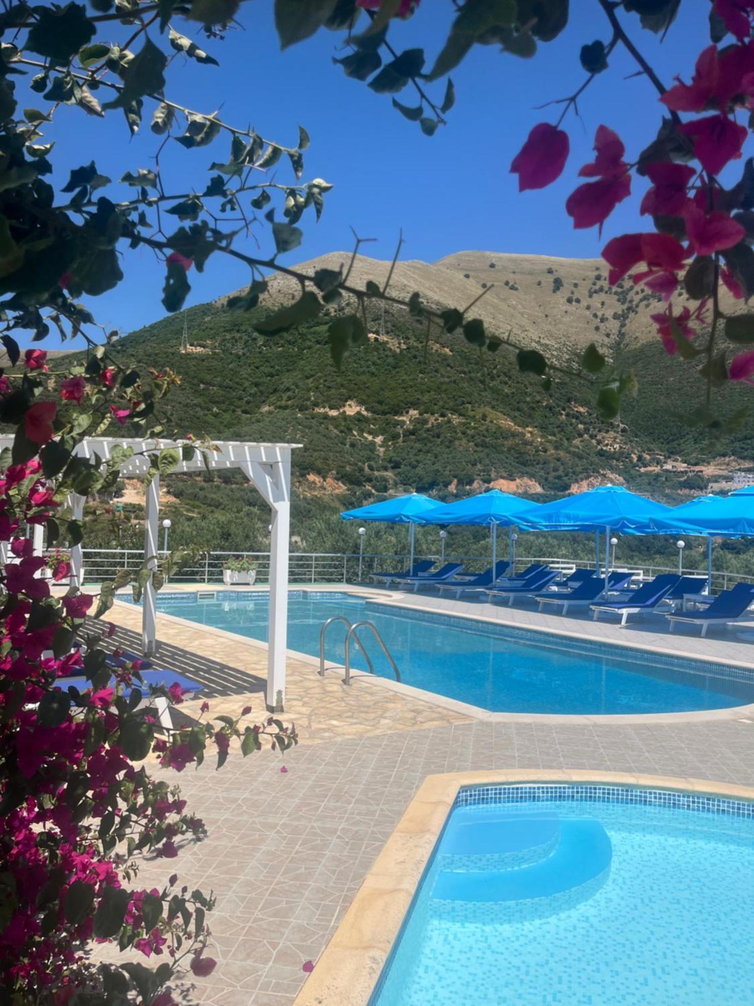 Hotel Vila Kafe Lukovë 외부 사진