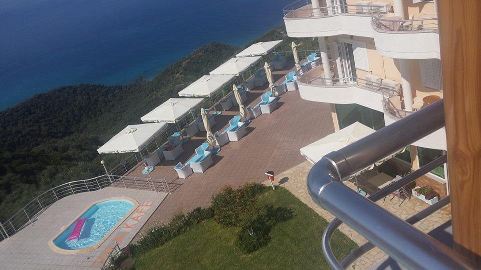 Hotel Vila Kafe Lukovë 외부 사진