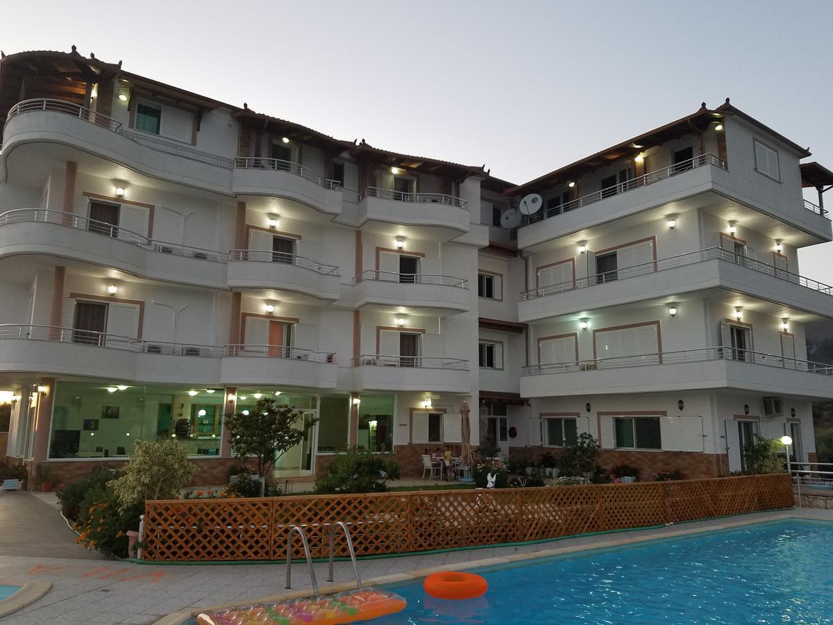 Hotel Vila Kafe Lukovë 외부 사진
