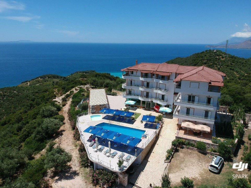 Hotel Vila Kafe Lukovë 외부 사진